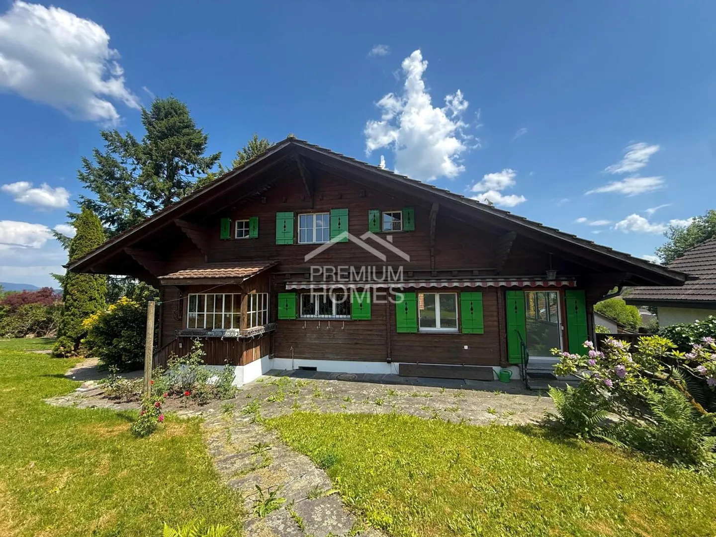 Chalet flair with dreamlike garden idyll - Photo 1 of 13