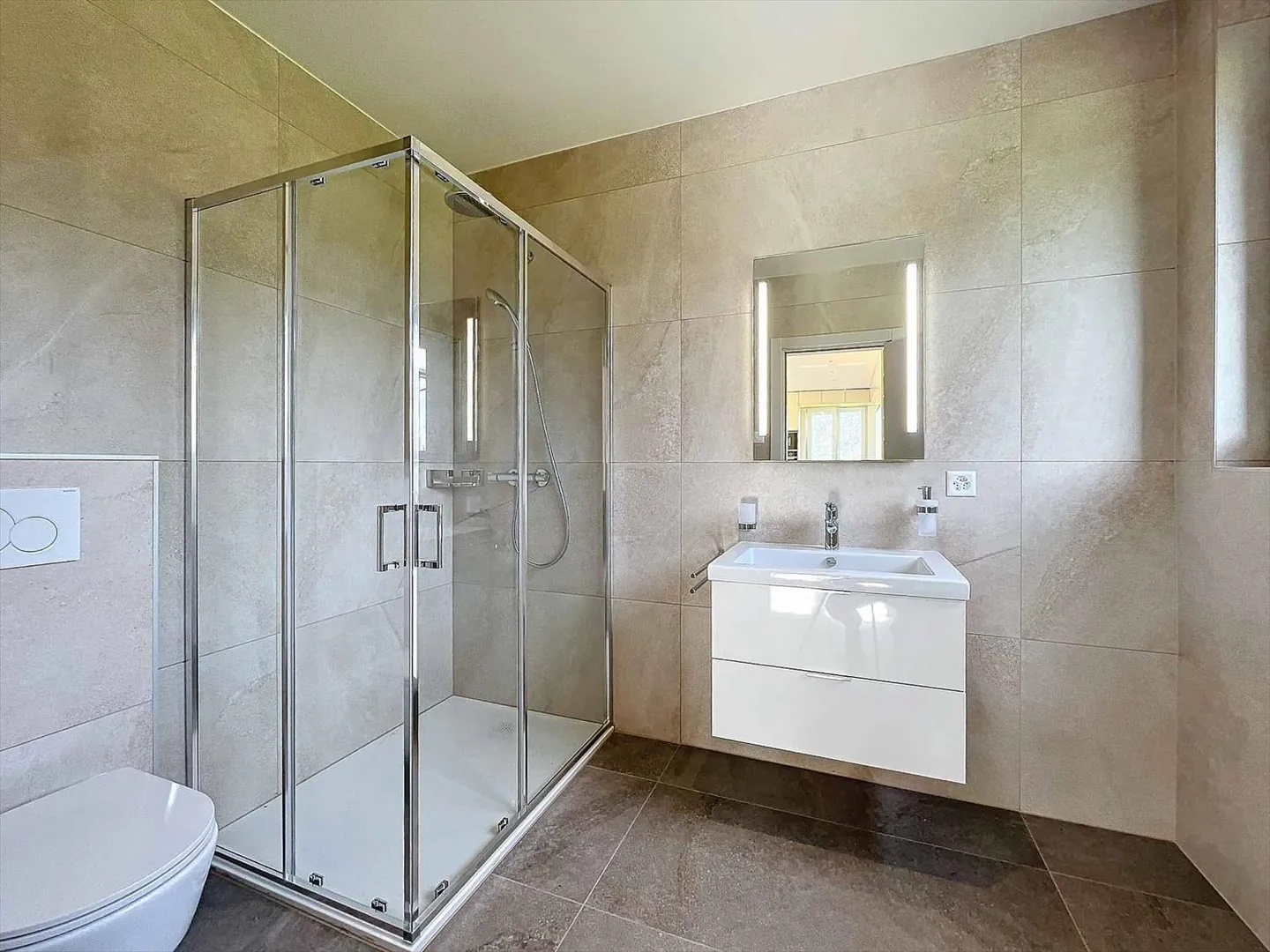 ULTIMA VILLA DISPONIBILE Villa bifamiliare di 5,5 stanze con giardino privato - Foto 9 di 11