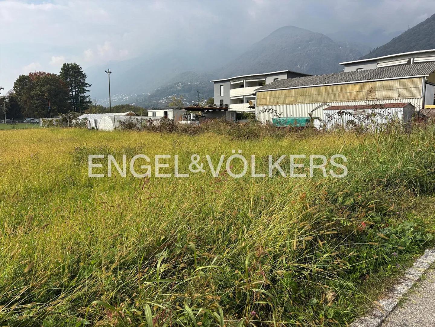 Ideally located plots for the construction of a multi-family house (77) - Photo 6 of 6