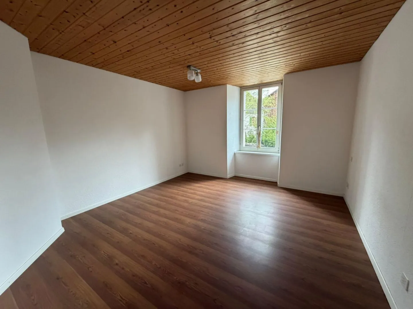 Cortébert, schöne 2,5-Zimmer-Wohnung im Erdgeschoss - Foto 5 von 6