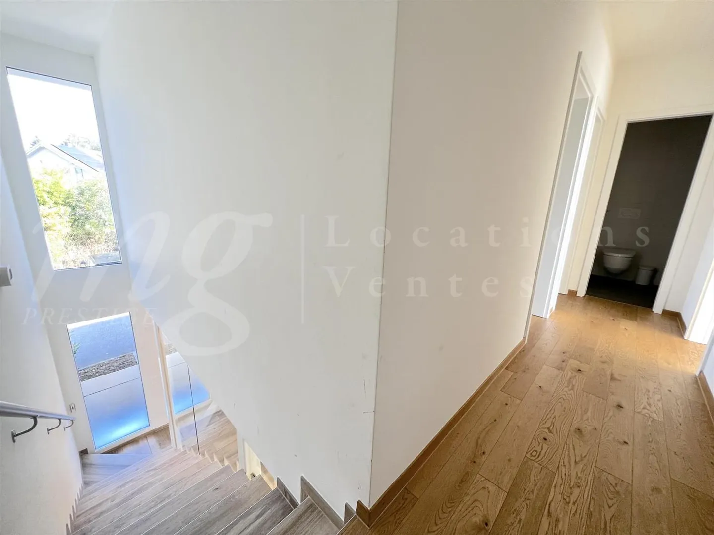 SUPERBA CASA MODERNA CON 6 CAMERE E GIARDINO SUD - Foto 6 di 13