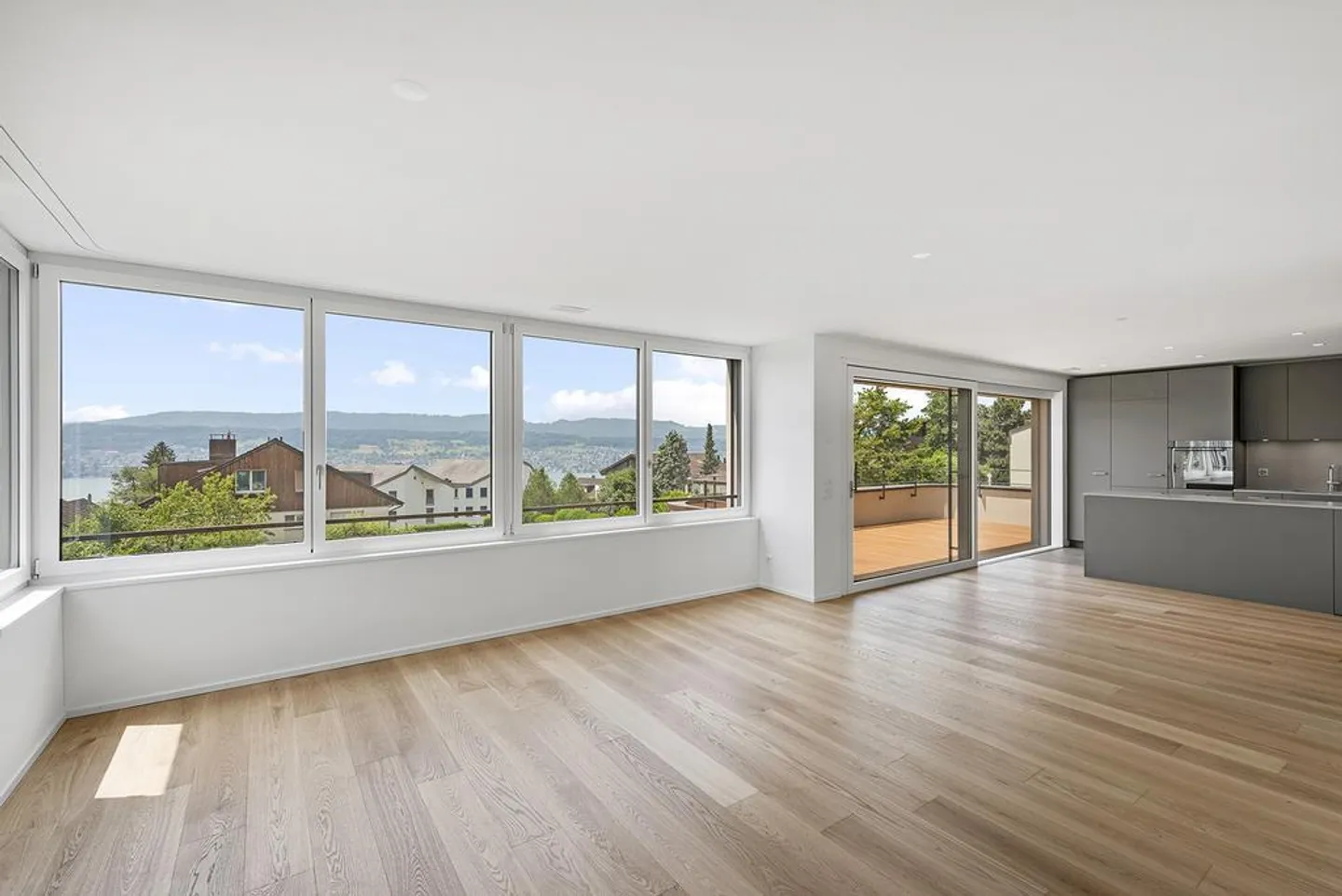 Attractive Living in Herrliberg - Photo 2 of 9