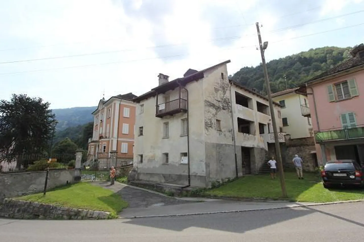 12-room village house to renovate - Photo 1 of 19