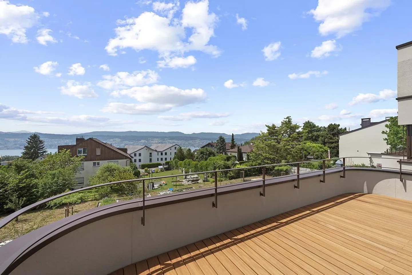 Attractive Living in Herrliberg - Photo 8 of 9