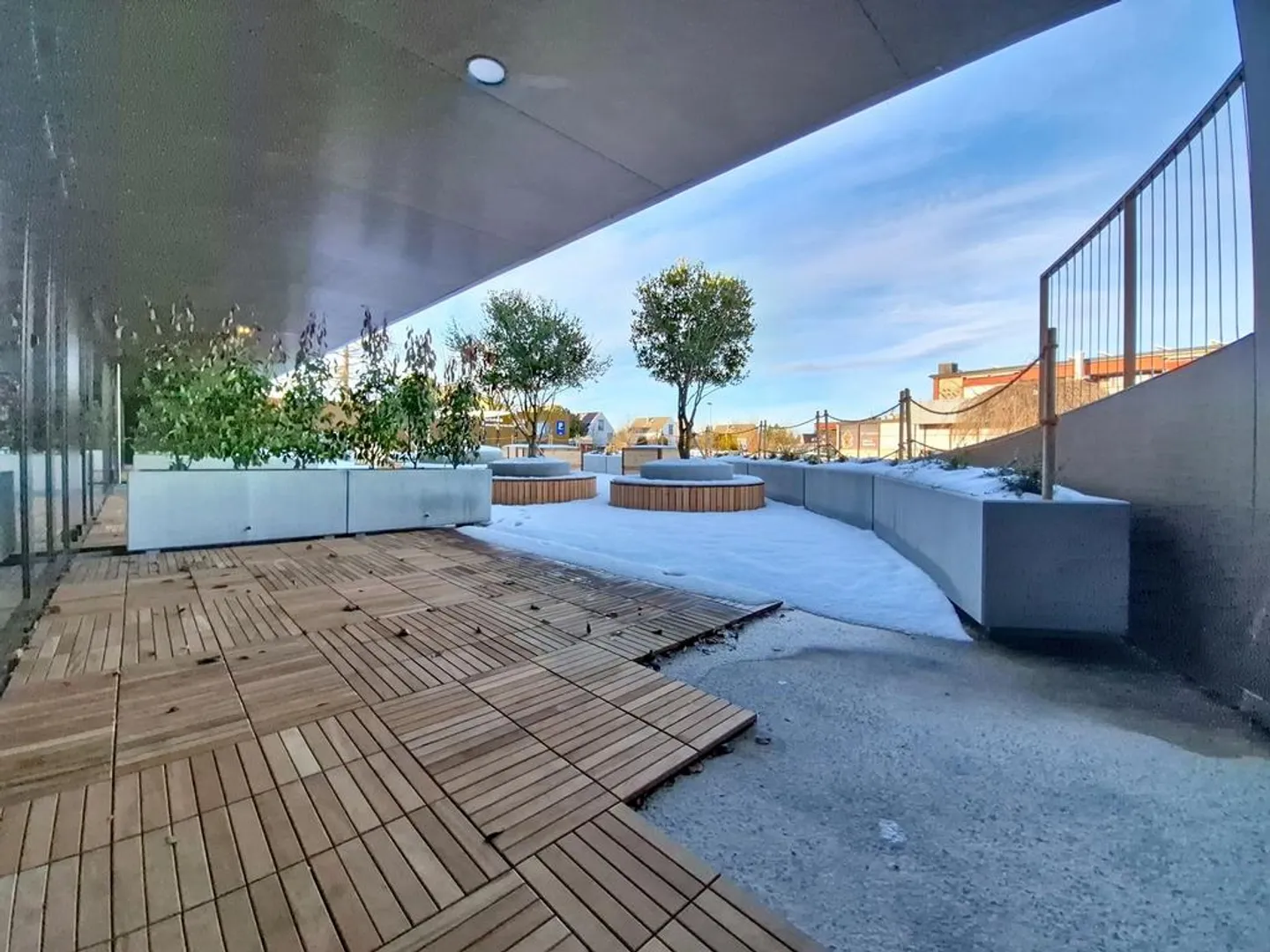 Living and Working in Loft Style - Photo 2 of 10