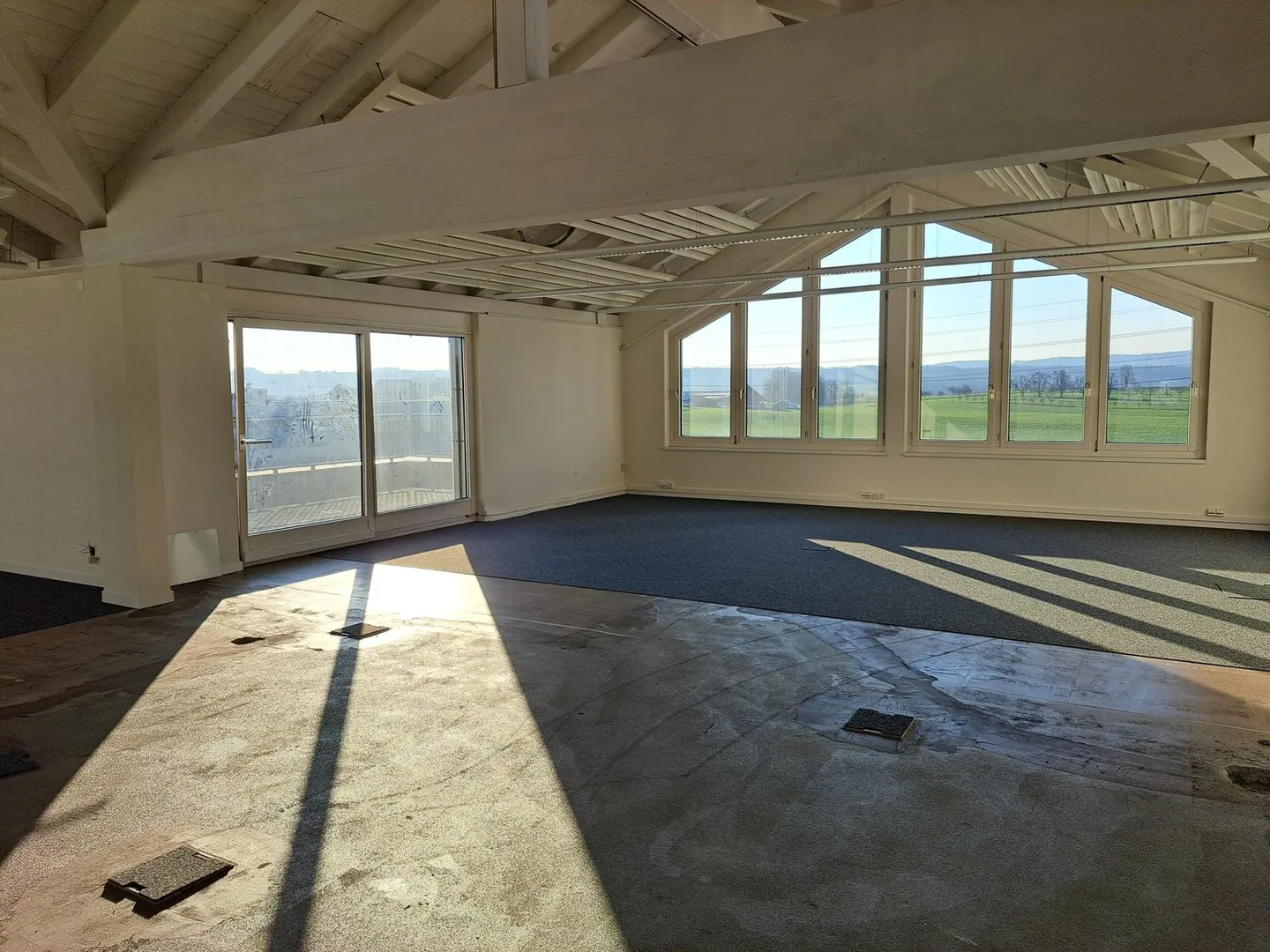 Uffici moderni a Risch-Rotkreuz con una splendida terrazza - Foto 4 di 9