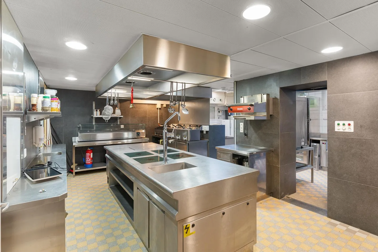 Gastronomie mit Perspektive - Restaurant und vermietete Zimmer unte... - Photo 7 sur 13