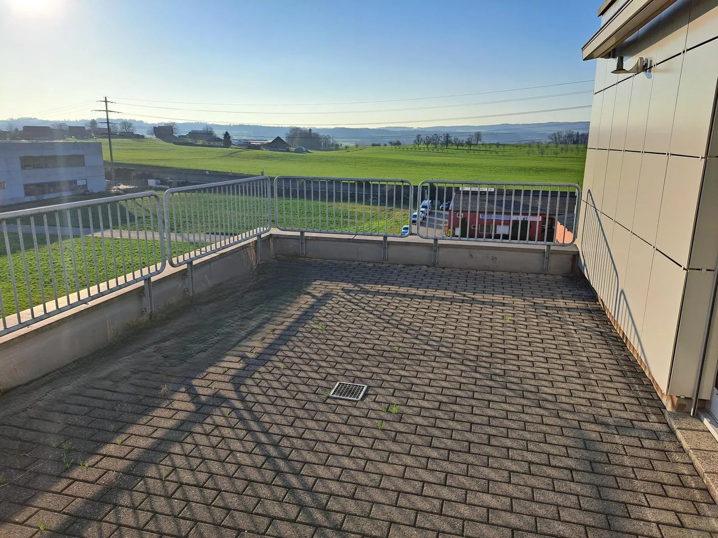 Uffici moderni a Risch-Rotkreuz con una splendida terrazza - Foto 6 di 9