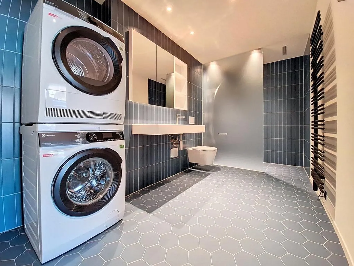 Living and Working in Loft Style - Photo 8 of 10