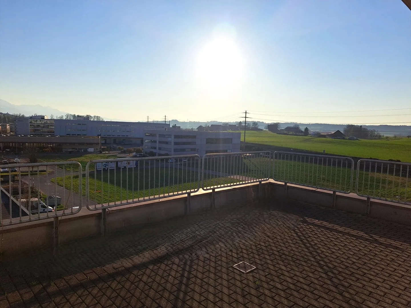 Uffici moderni a Risch-Rotkreuz con una splendida terrazza - Foto 7 di 9