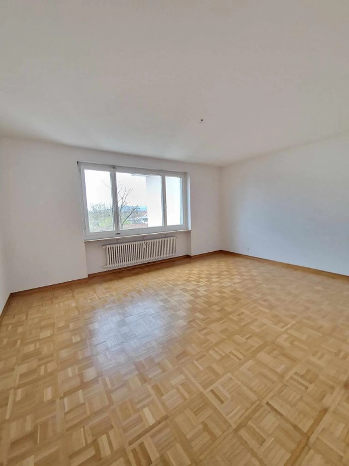 Spacious 3-room apartment near Neubad tram station - Photo 6 of 7