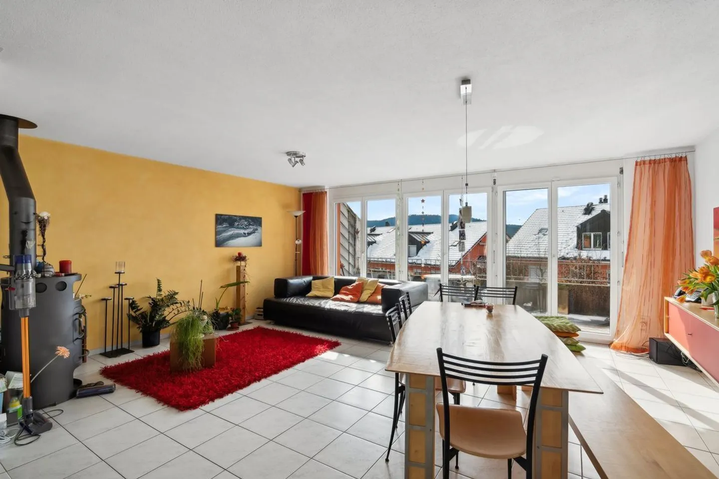NoSta Real Estate AG: 6.5-Room End Row House in Popular Neighborhood - Photo 4 of 9