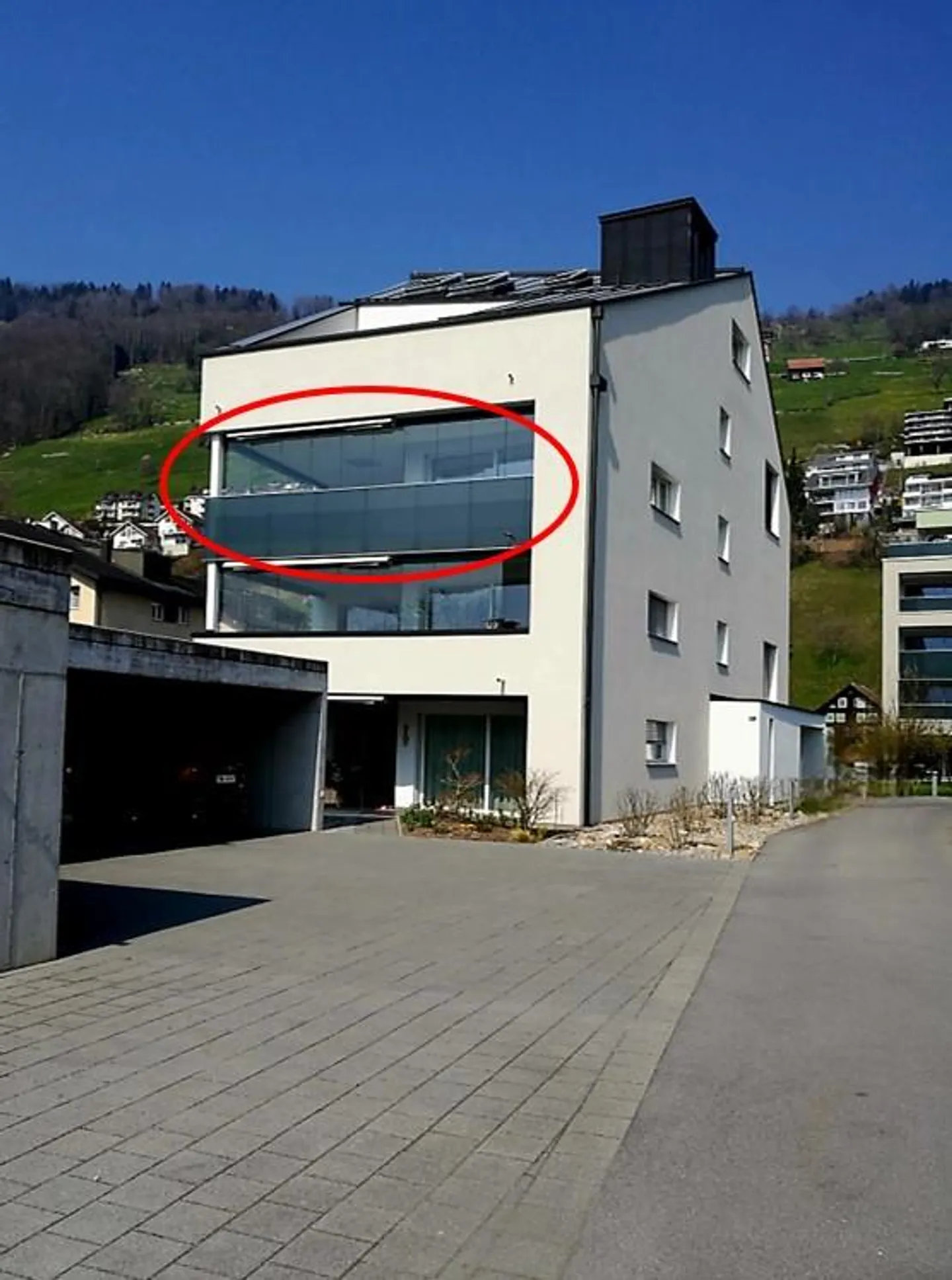 Design incontra la natura: giardino d'inverno con panorama montano - Foto 12 di 20