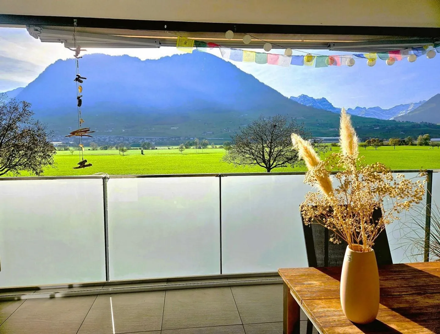 Design incontra la natura: giardino d'inverno con panorama montano - Foto 15 di 20