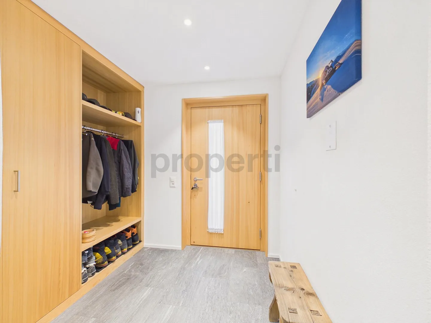 Modern 2.5-room apartment with large balcony in Rabius - Photo 9 of 13