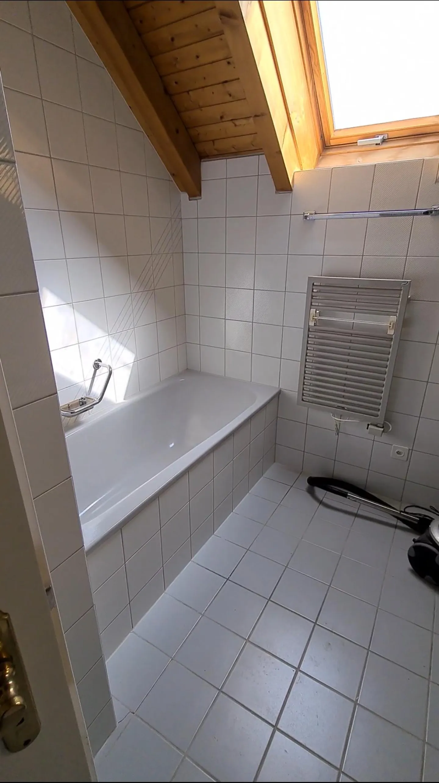 Grosszügige und ruhig gelegene 5.5-Zimmer-Maisonettewohnung zu vermieten - Photo 6 of 6