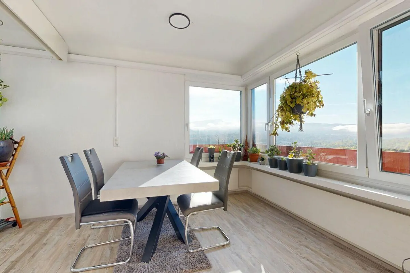 Erschwingliche Wohnung mit Aussicht - Foto 3 von 16