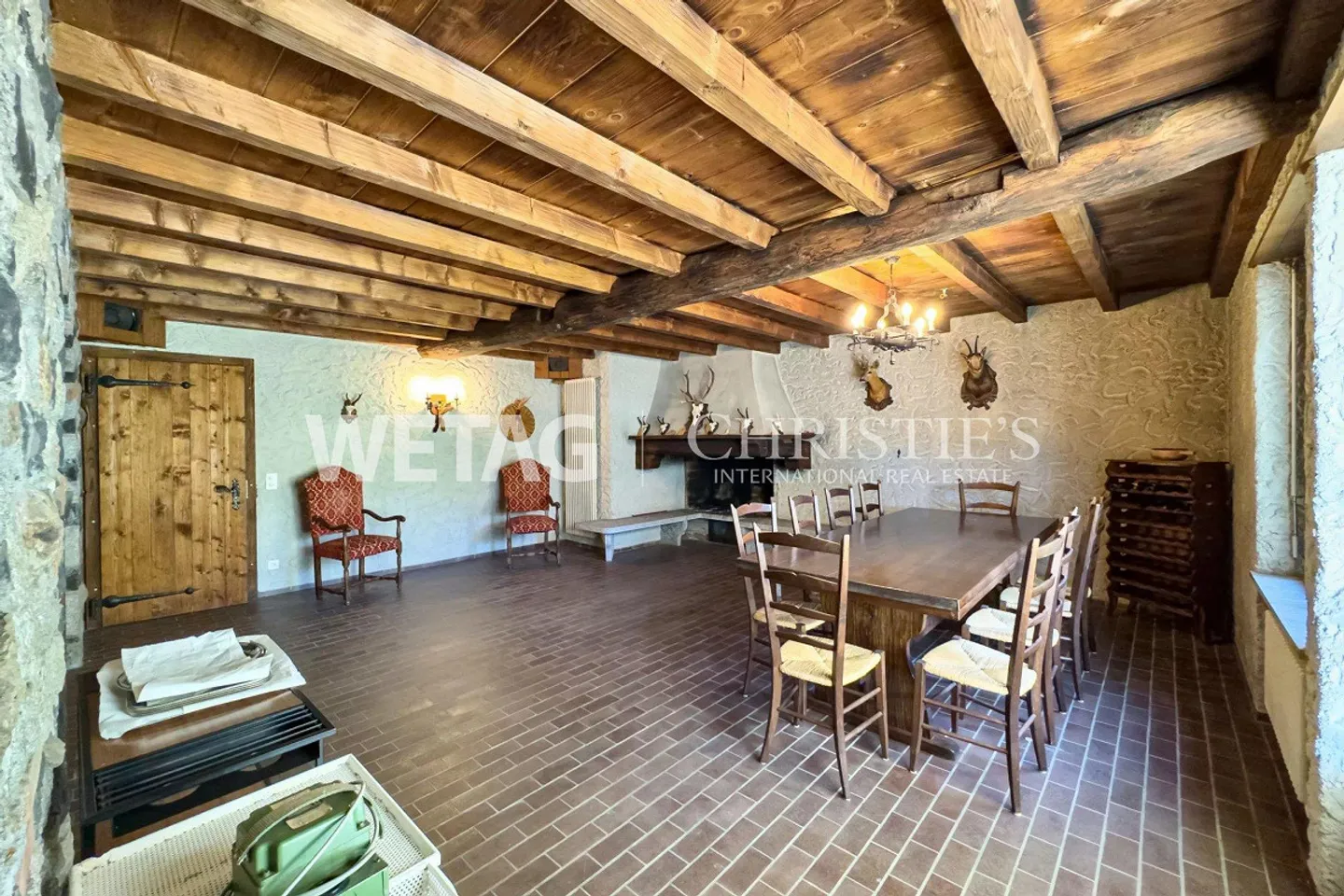 Representative villa in Lugano-Comano for sale, with outdoor pool & magnificent view of Lake Lugano - Photo 11 of 13