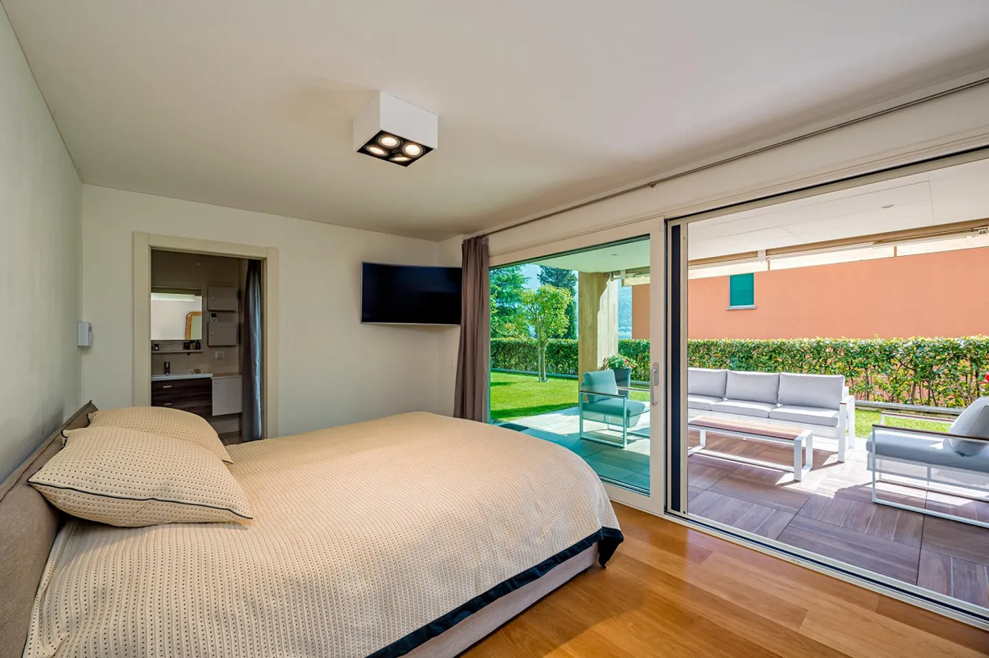 KOMFORTABLE WOHNUNG MIT PRIVATEM GARTEN IN MELIDE - Foto 2 von 10