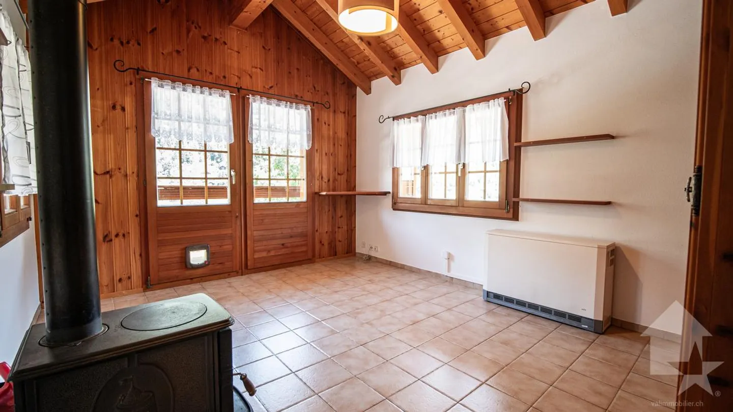 Adorable chalet with splendid view of the valley floor - Photo 5 of 30