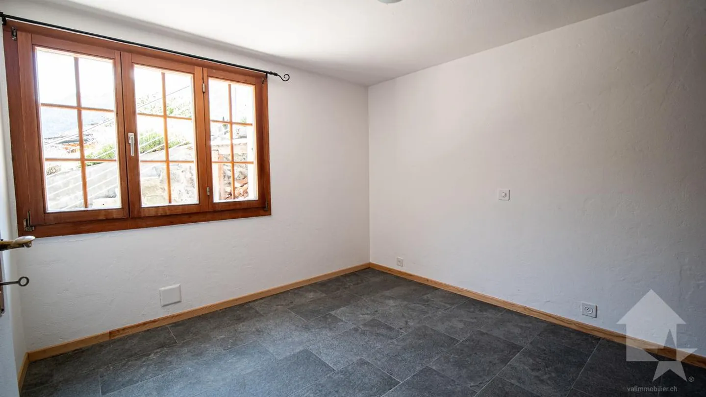 Adorable chalet with splendid view of the valley floor - Photo 15 of 30