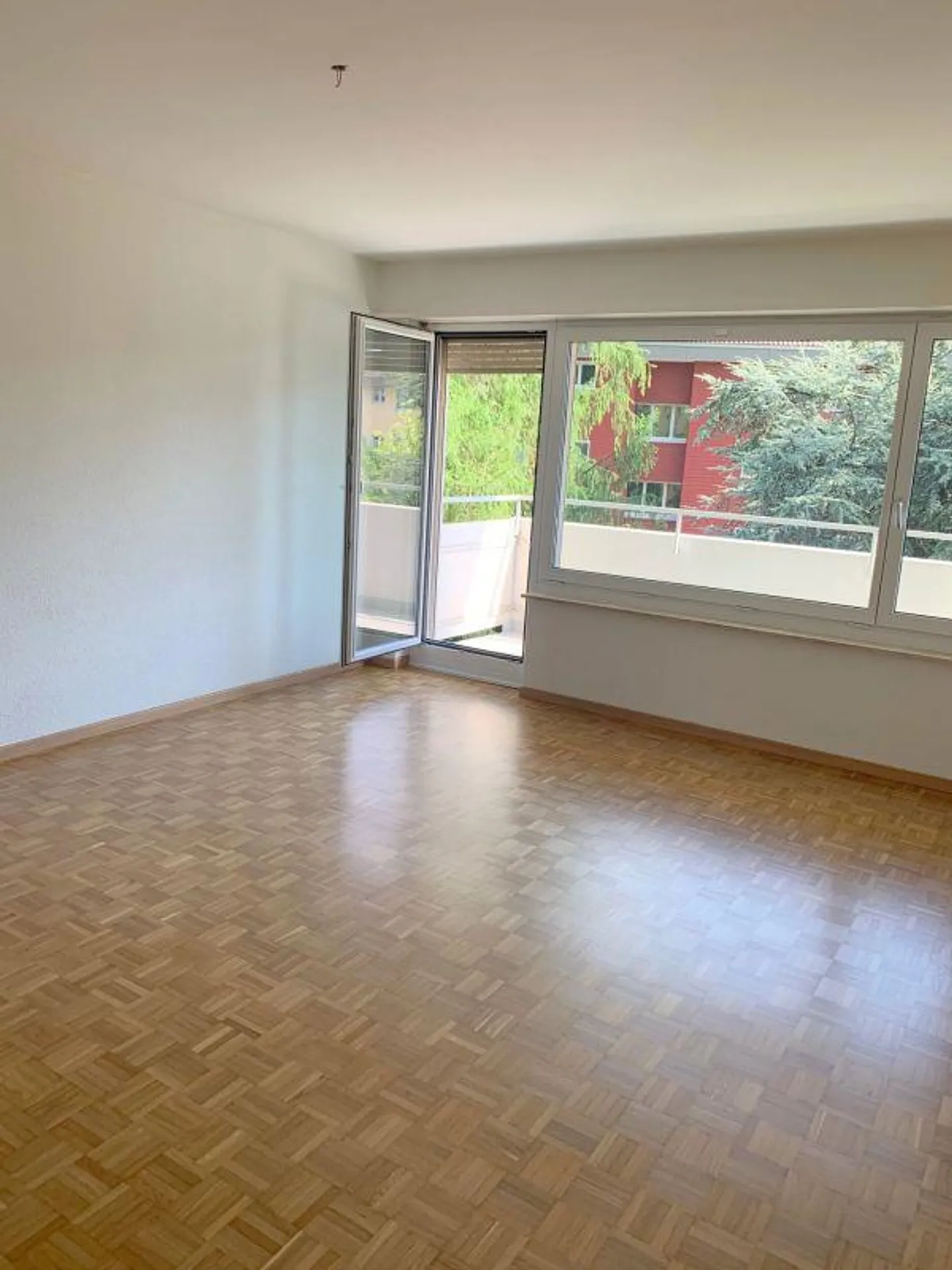 Belle et lumineuse appartement de 4 pièces - Photo 2 sur 16