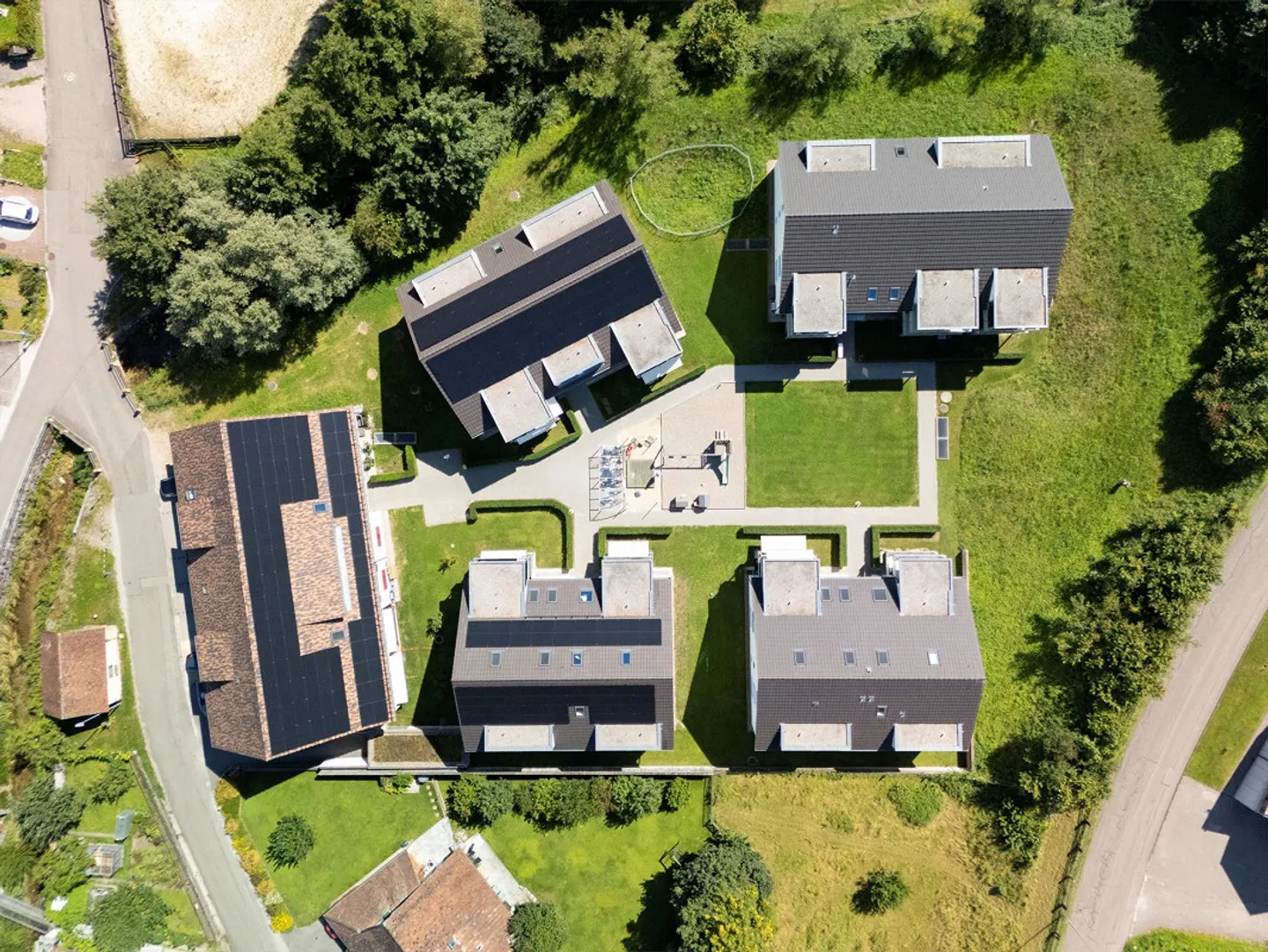 Appartamento 2.5 stanze come nuovo con grande balcone e elettrodomestici Miele - Foto 2 di 8