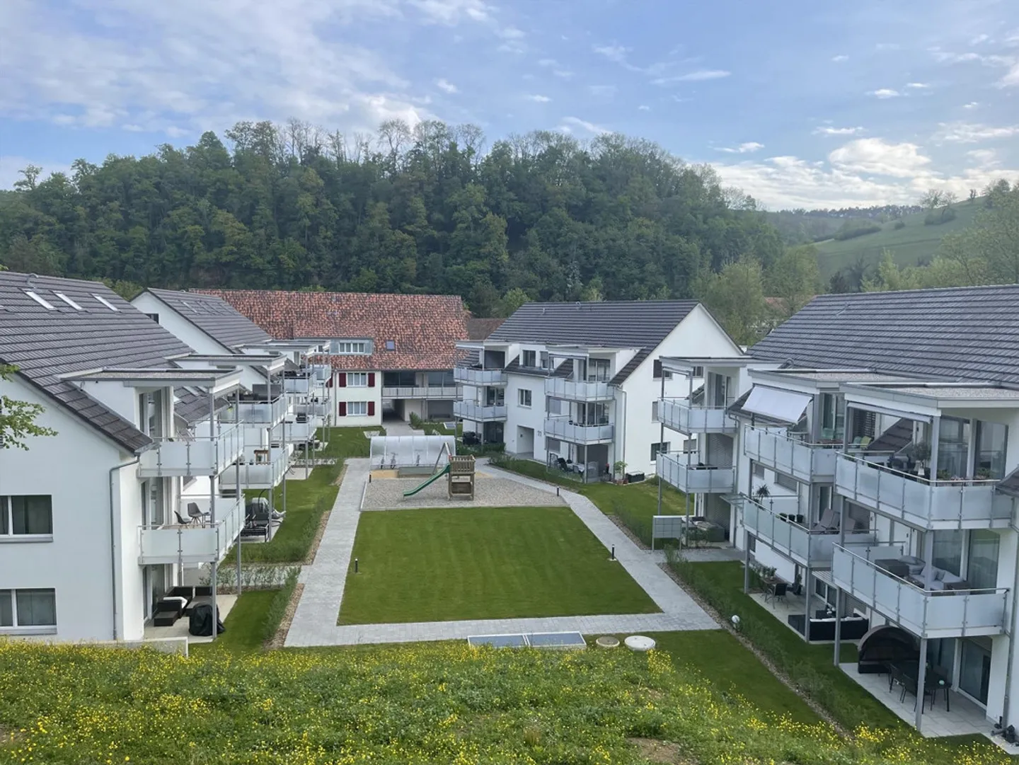 Appartamento 2.5 stanze come nuovo con grande balcone e elettrodomestici Miele - Foto 3 di 8