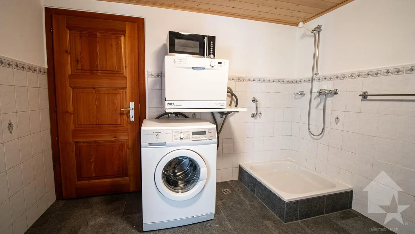 Adorable chalet with splendid view of the valley floor - Photo 19 of 30