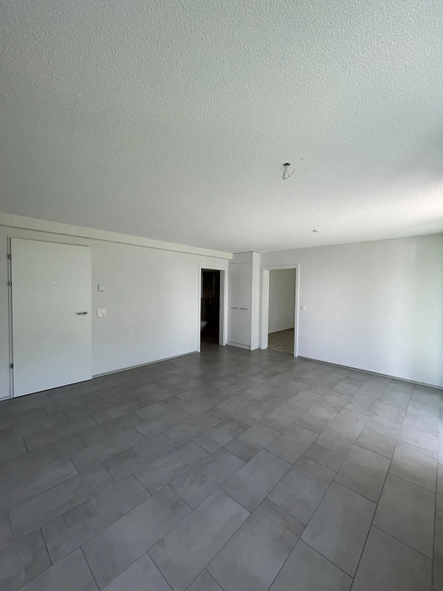 Appartamento 2.5 stanze come nuovo con grande balcone e elettrodomestici Miele - Foto 8 di 8