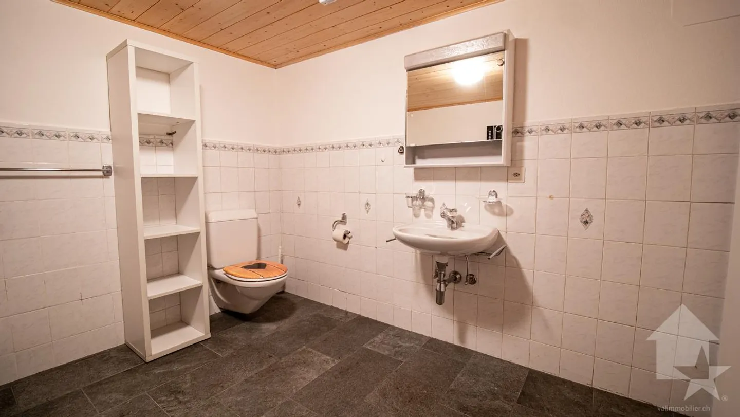 Adorable chalet with splendid view of the valley floor - Photo 18 of 30