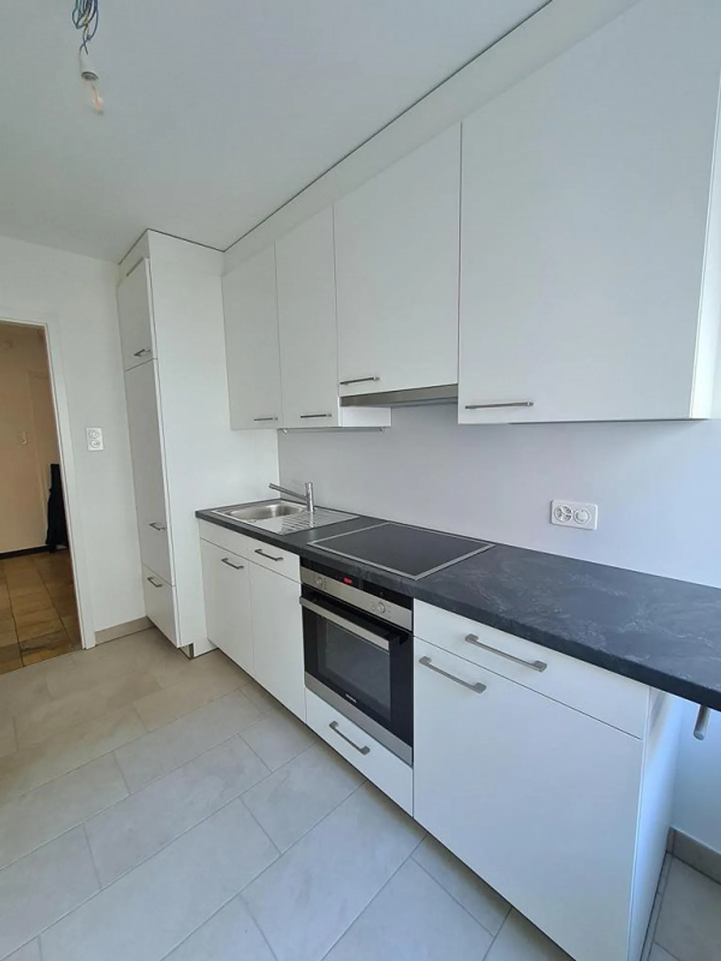 Appartamento luminoso nella migliore posizione! - Foto 2 di 8