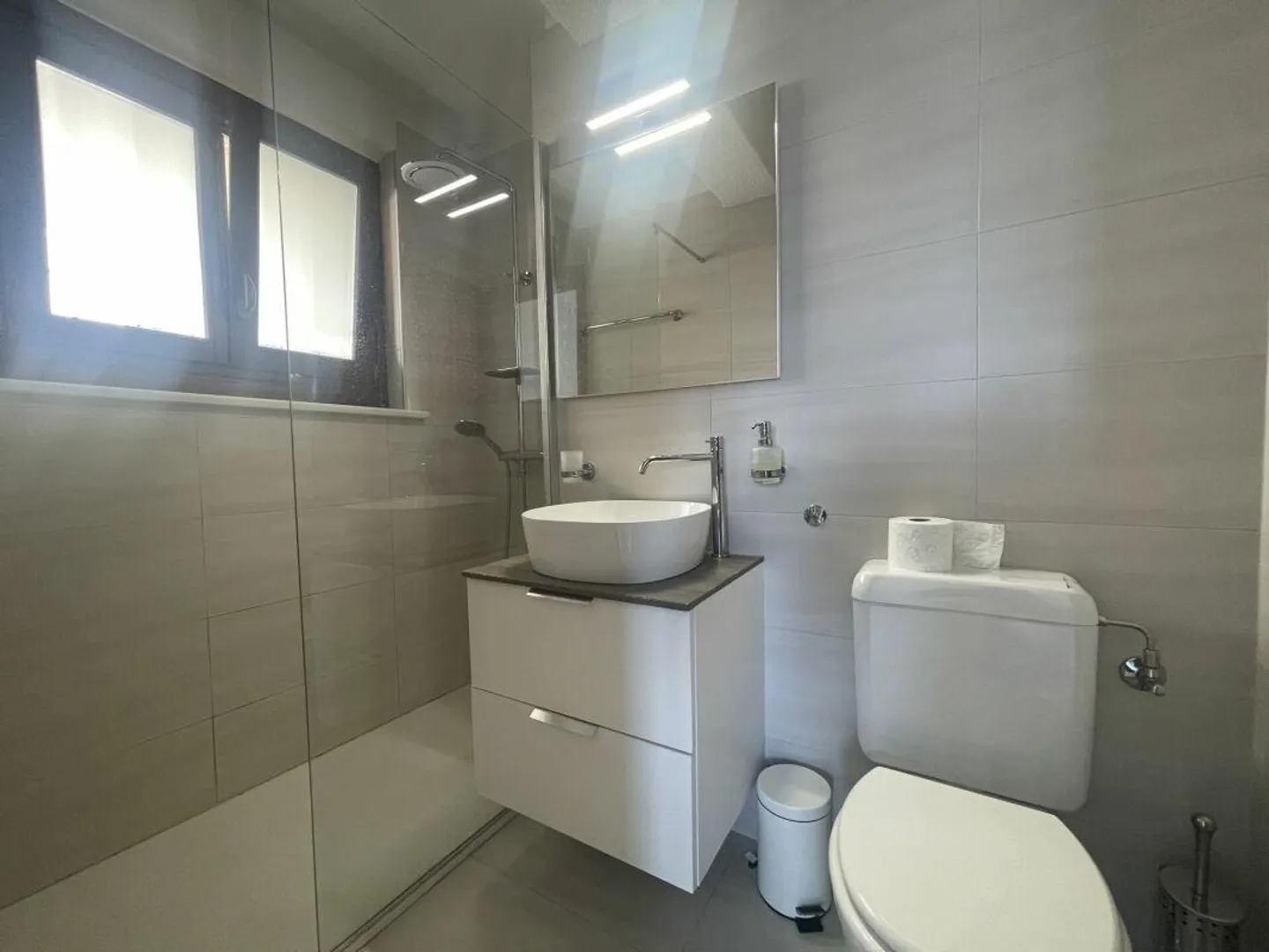 Due Case Unifamiliari con 3 Appartamenti in Vendita a Pazzallo - Foto 4 di 8