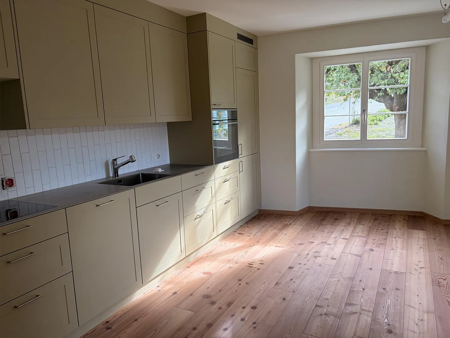 Appartements fraîchement rénovés dans l'emplacement le plus ensoleillé - Photo 4 sur 12