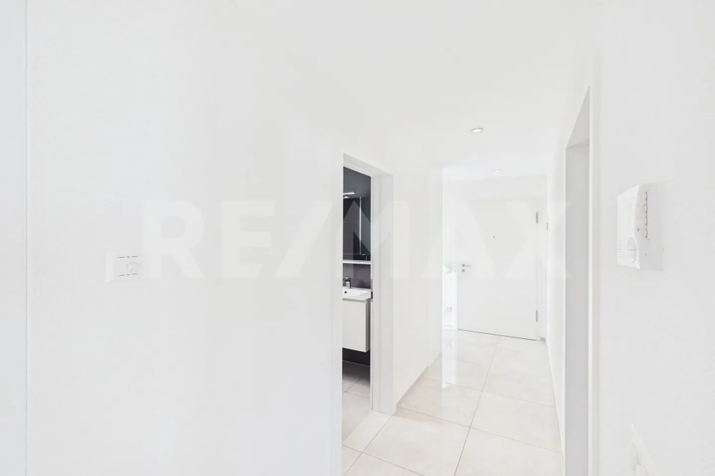 Modern 4½ Room Apartment on the Top Floor - Photo 9 of 13