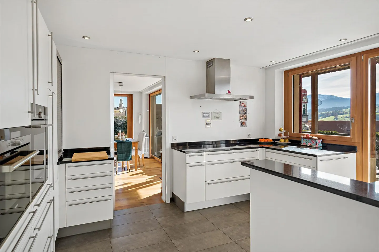 Your home on the sunny side of life - Photo 3 of 11