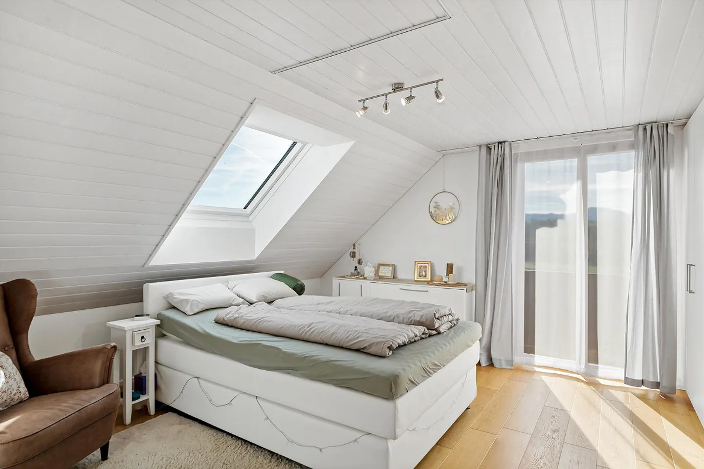 Your home on the sunny side of life - Photo 5 of 11