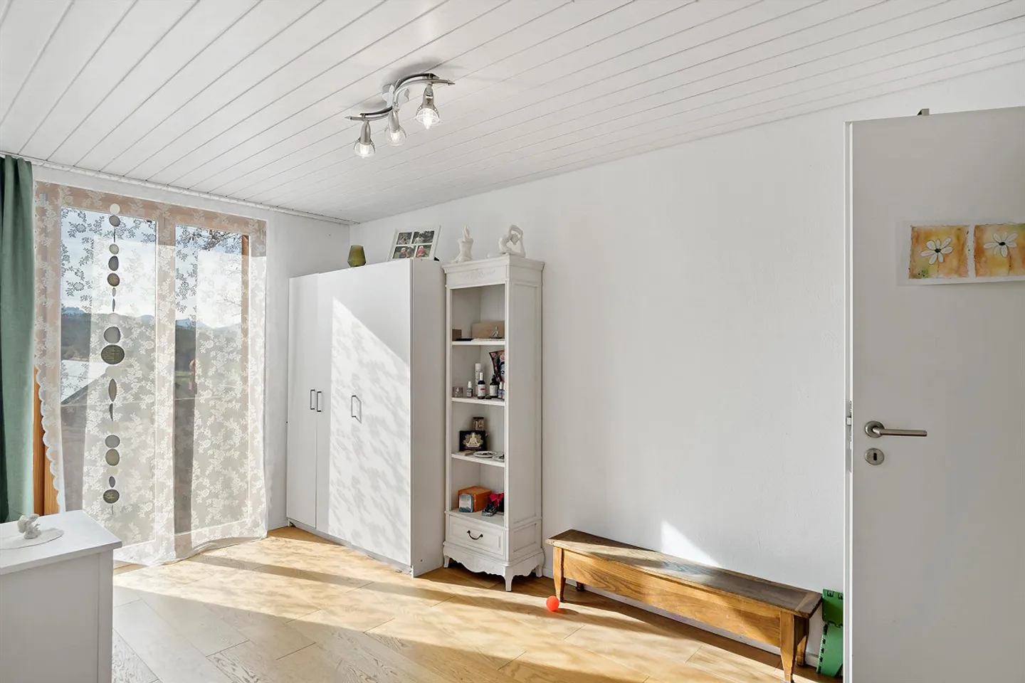 Your home on the sunny side of life - Photo 7 of 11