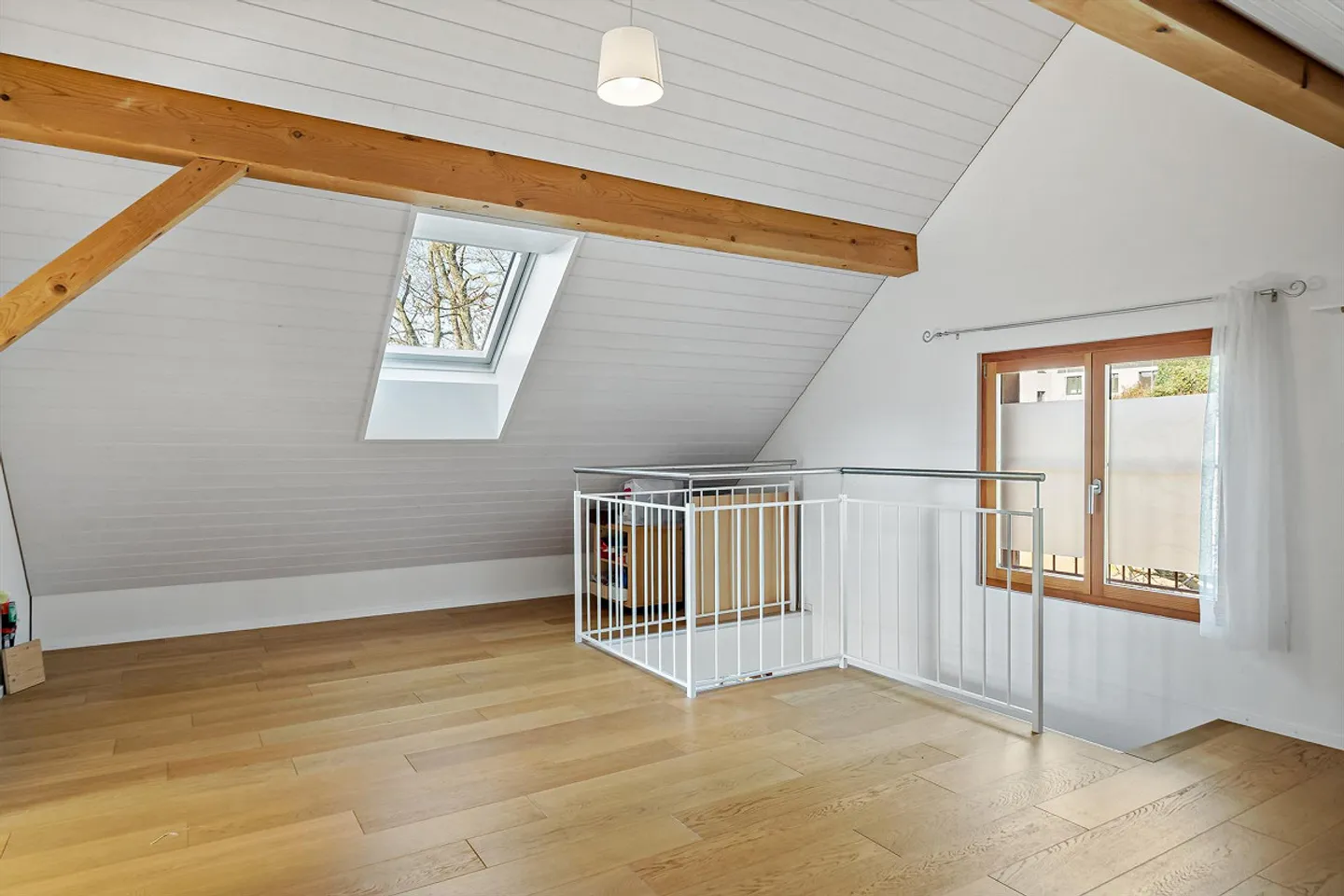 Your home on the sunny side of life - Photo 8 of 11