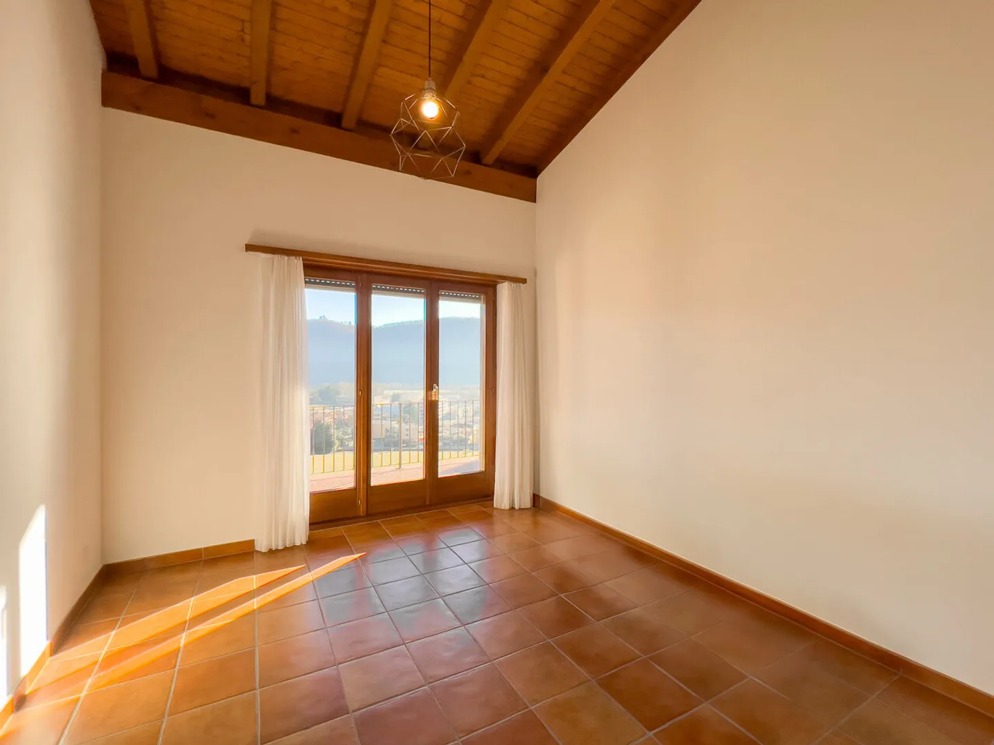 House with garden and wooded area in Agno - Photo 5 of 6