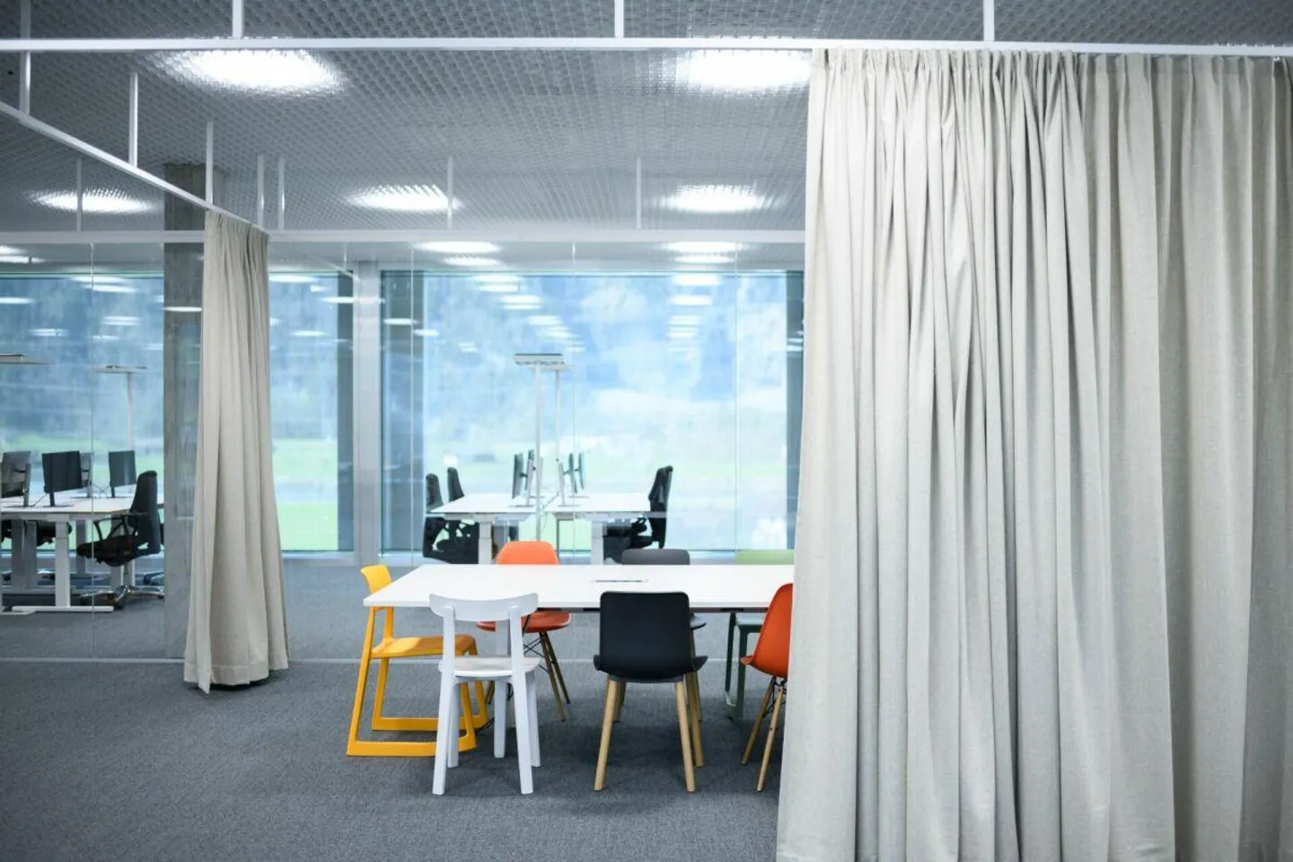 Espace commercial unique et à la pointe de la modernité directement à la gare d'Altdorf - Photo 4 sur 9