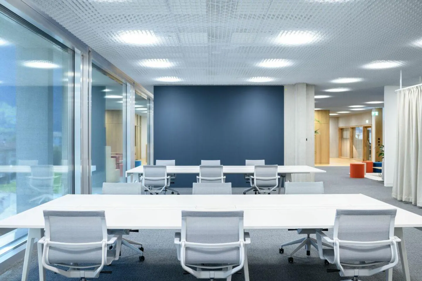 Espace commercial unique et à la pointe de la modernité directement à la gare d'Altdorf - Photo 5 sur 9