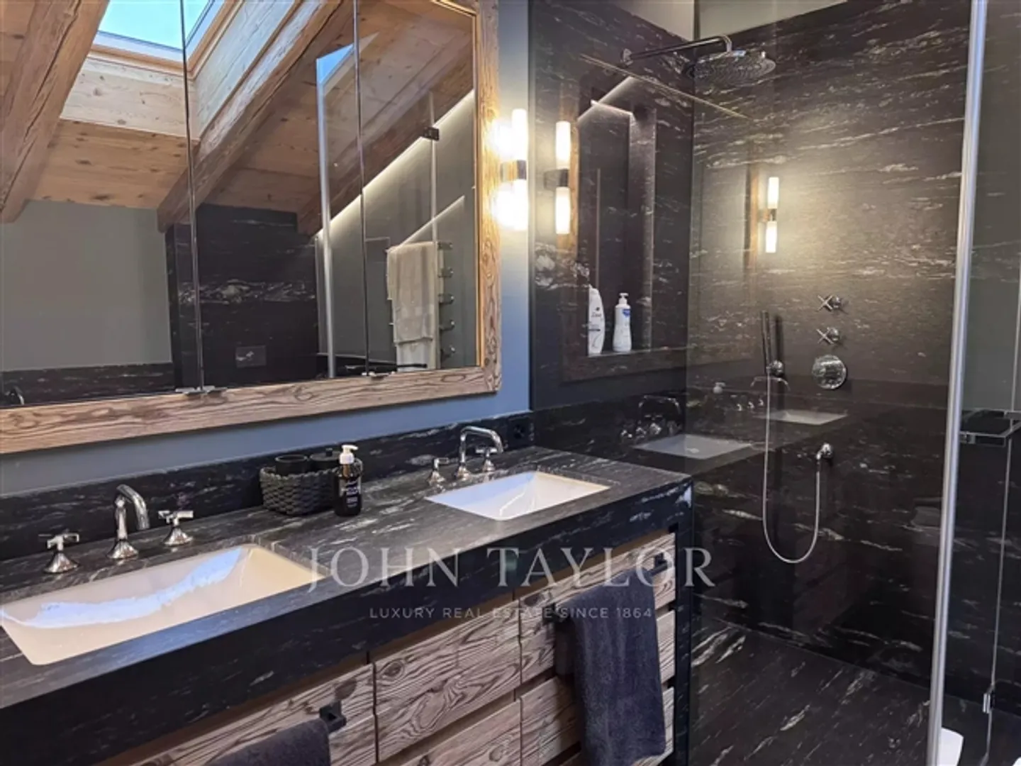 Modern Penthouse in Saanen - Photo 10 of 11