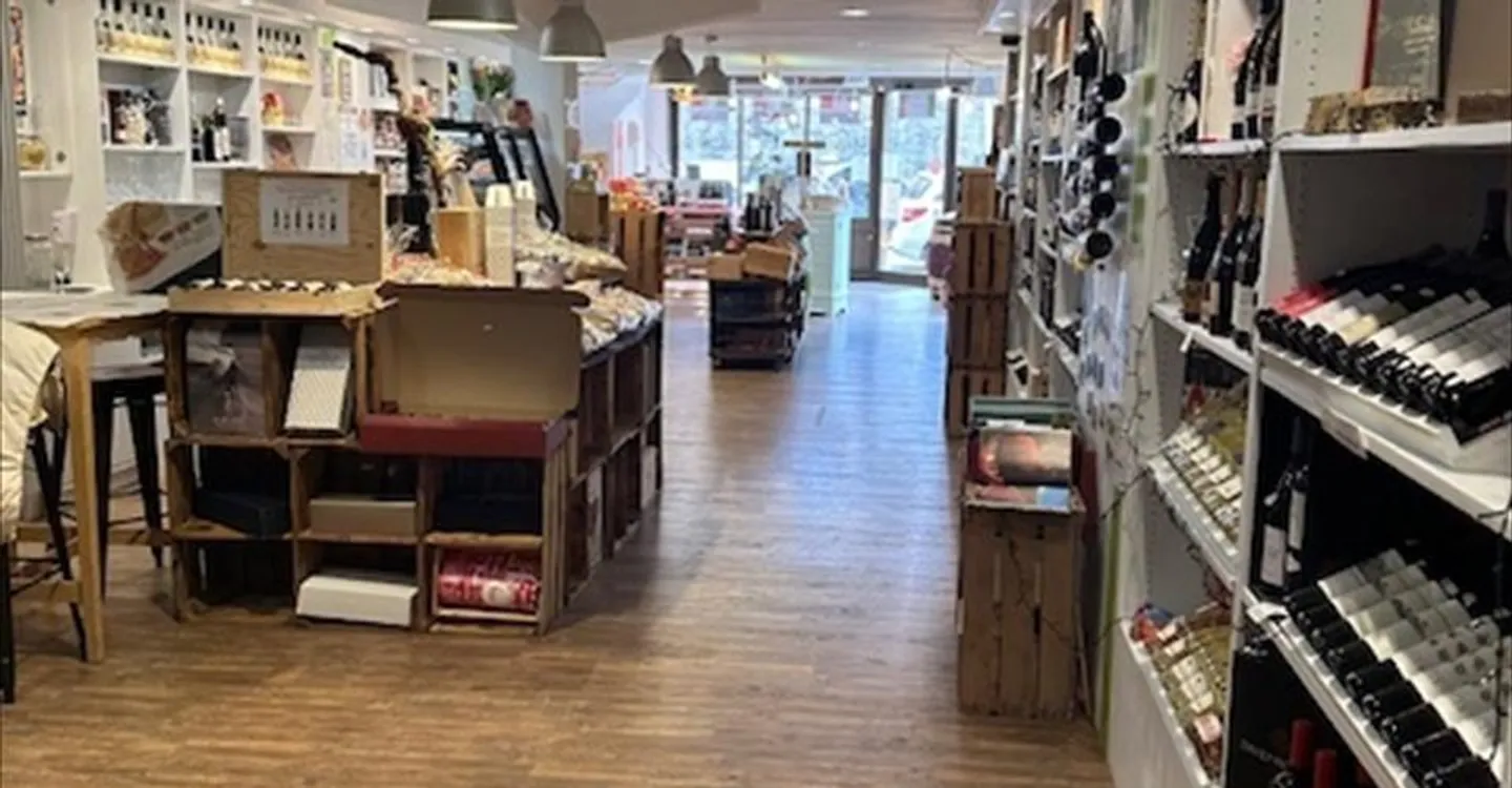 Mischgenutztes Gebäude mieten - Foto 3 von 4