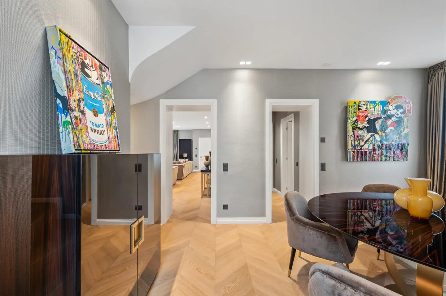 Prestigious Villa with Lake View Near the Center - Photo 6 of 13