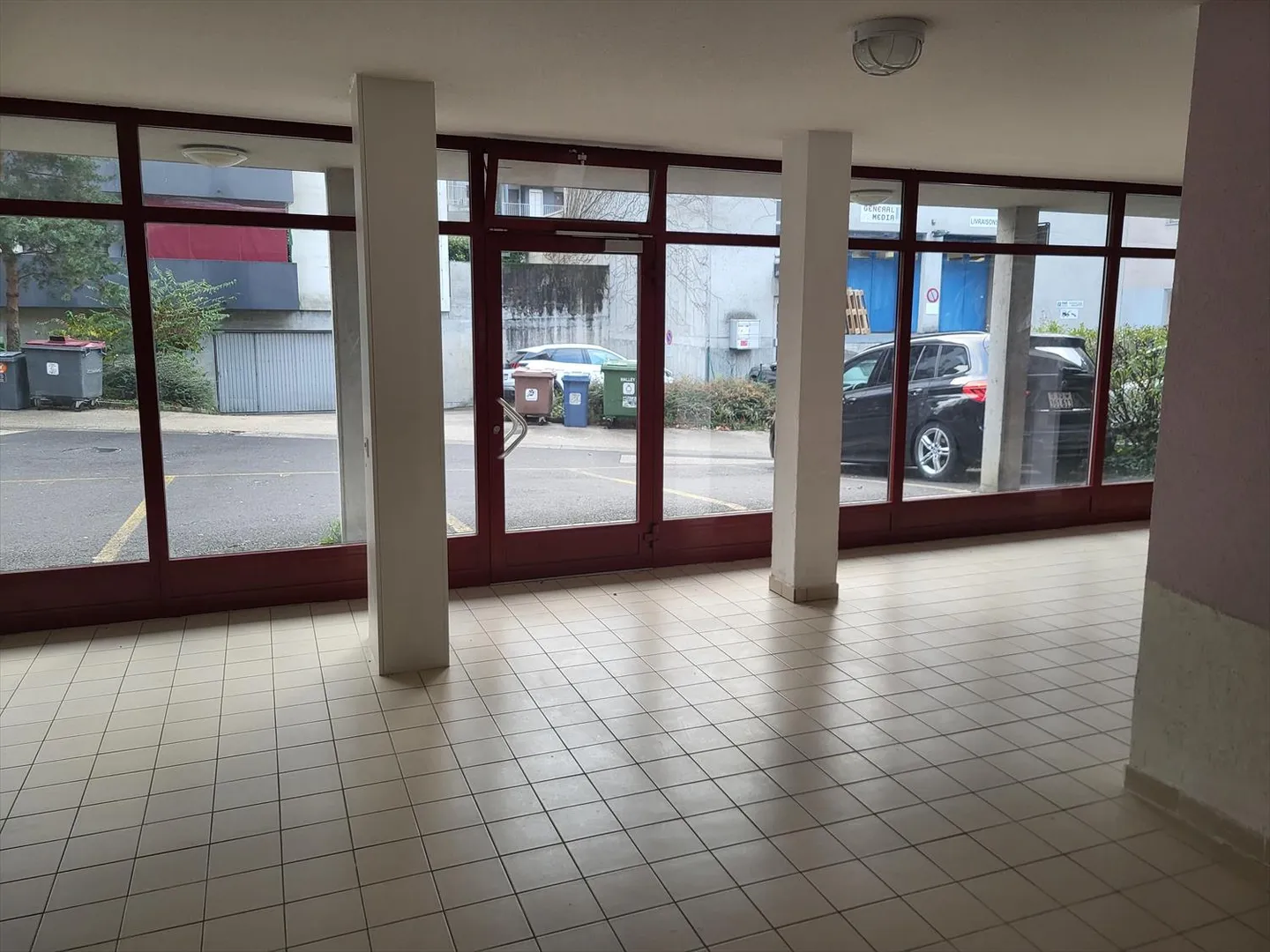 Commercio - Foto 1 di 3