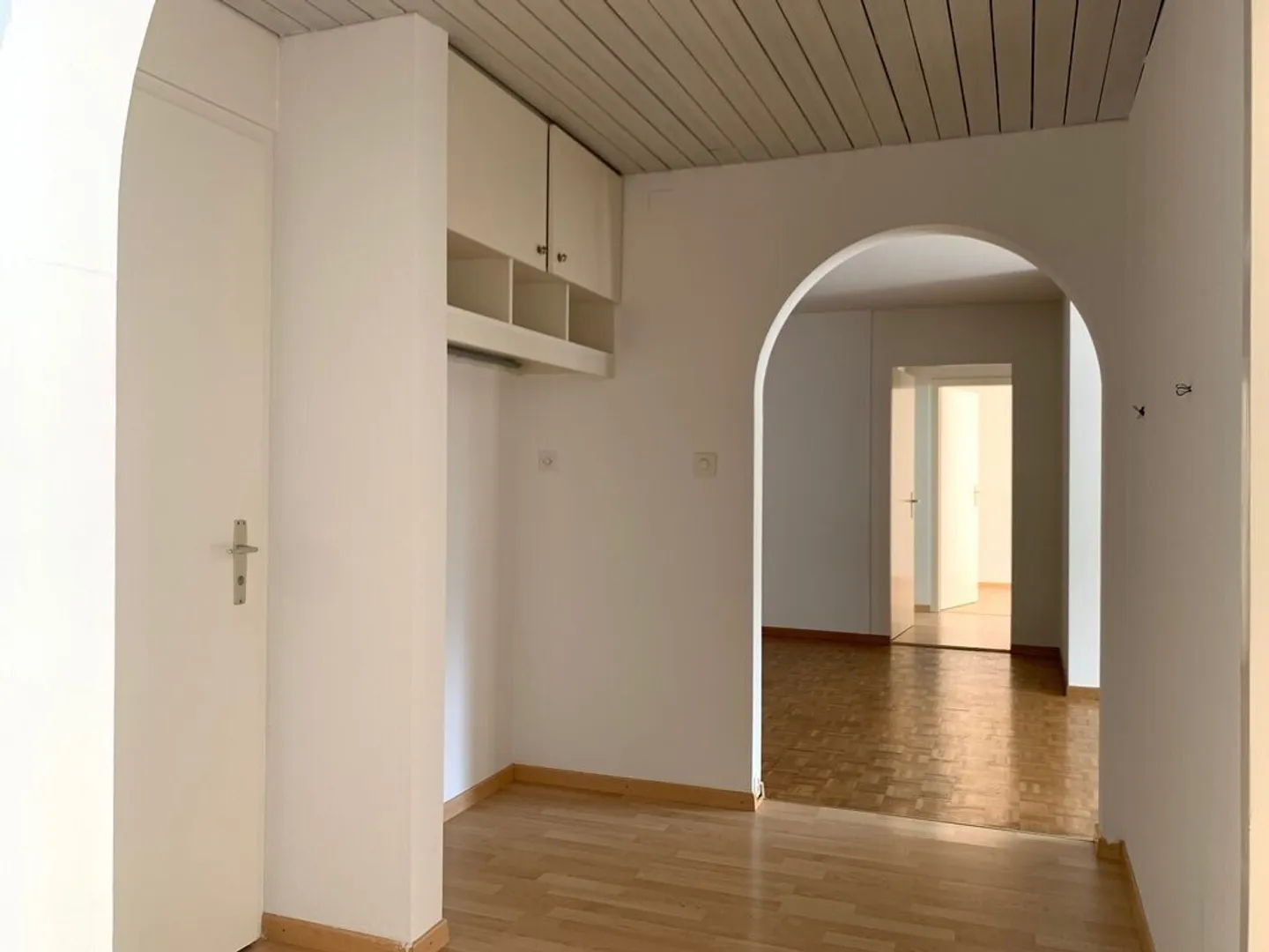 Spacious Family Apartment - Photo 10 of 11