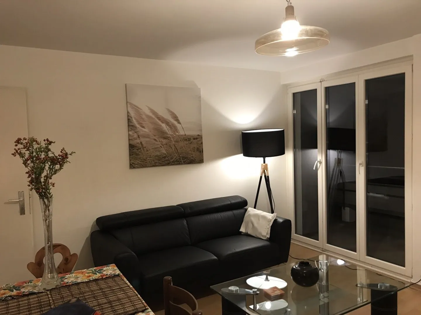 Appartamento affascinante di 3,5 stanze con balcone ad Adliswil - disponibile immediatamente - Foto 1 di 13