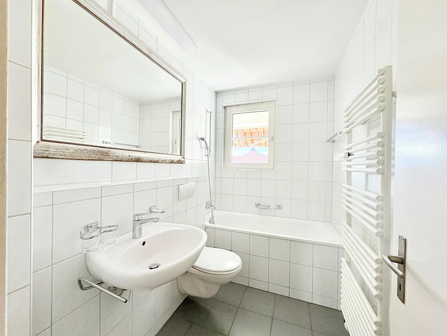 Charming Apartment - Photo 8 of 8