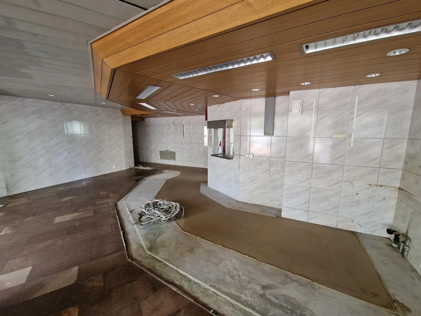 Spazio per studio/ufficio/vendita nel centro di Männedorf - Foto 5 di 8